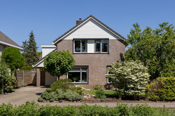 Burgemeester Falkenaweg 203B in Heerenveen