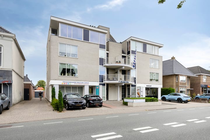 Burgemeester Falkenaweg 22 in Heerenveen foto