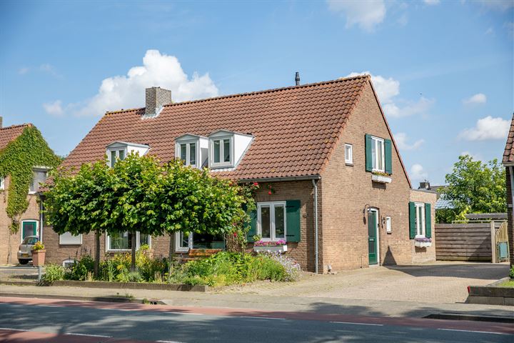 Burgemeester Geradtslaan 49 in Beuningen Gld foto