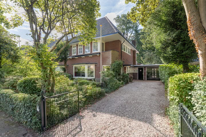 Burgemeester Gülcherlaan 11 in Hilversum foto