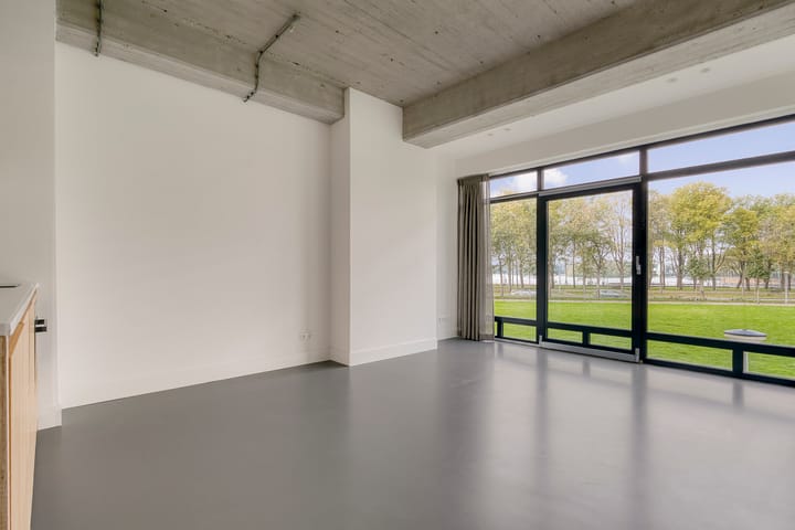 Burgemeester Hogguerstraat 395E in Amsterdam