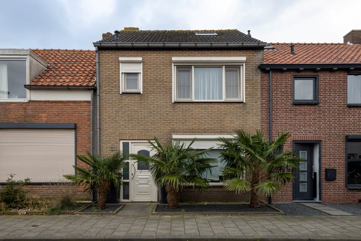 Burgemeester I. van Houtestraat 38 in Oostburg foto