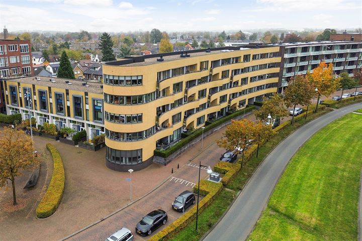 Burgemeester Jhr. Quarles van Uffordlaan 147 in Apeldoorn foto