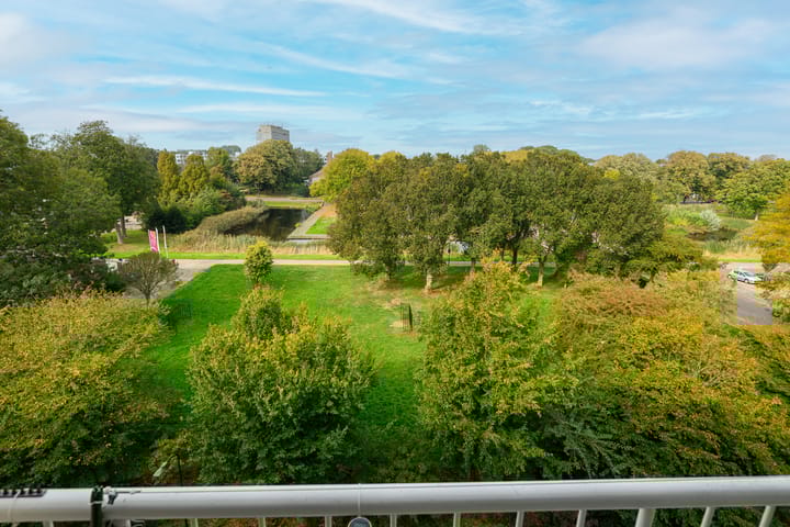 Burgemeester Keijzerlaan 30 in Leidschendam foto