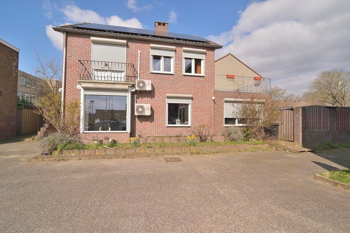 Burgemeester Kessenplein 2 in Hoensbroek