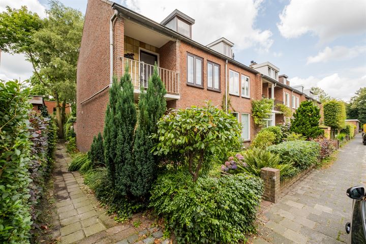 Burgemeester Middelaerlaan 9 in Breda foto