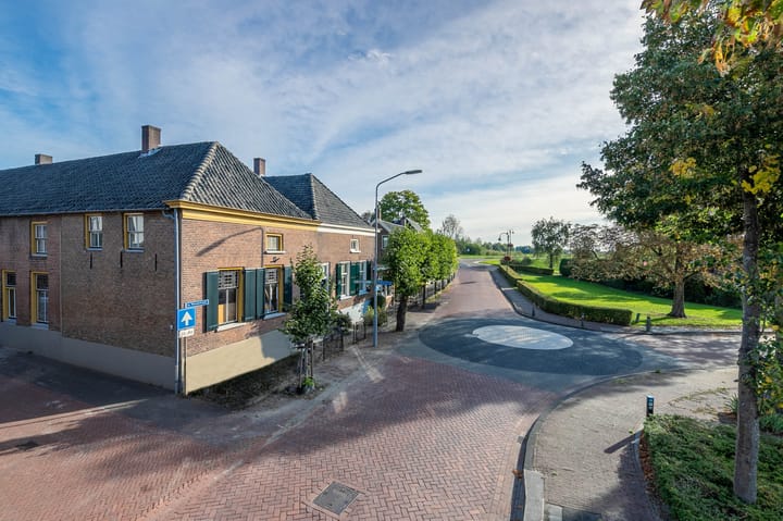 Burgemeester Posweg 10 in Brakel