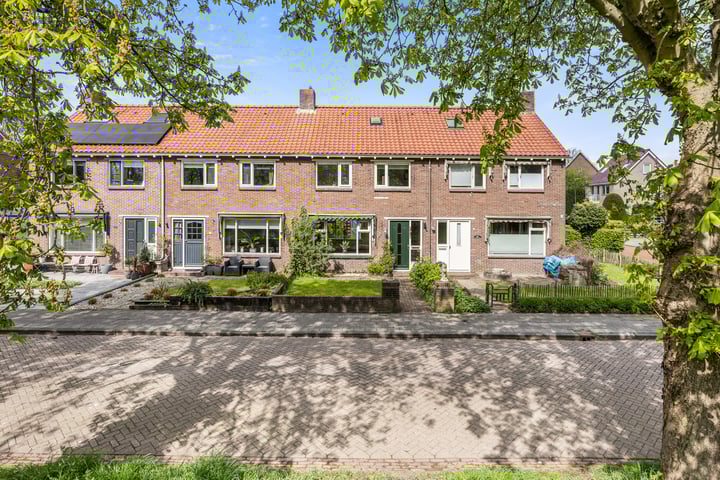Burgemeester Praamsmalaan 16 in Bolsward foto