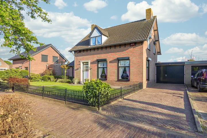 Burgemeester Schafratstraat 14 in Boekel