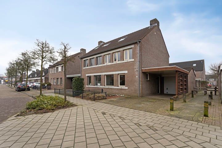 Burgemeester Schoutenstraat 21 in Schaijk foto
