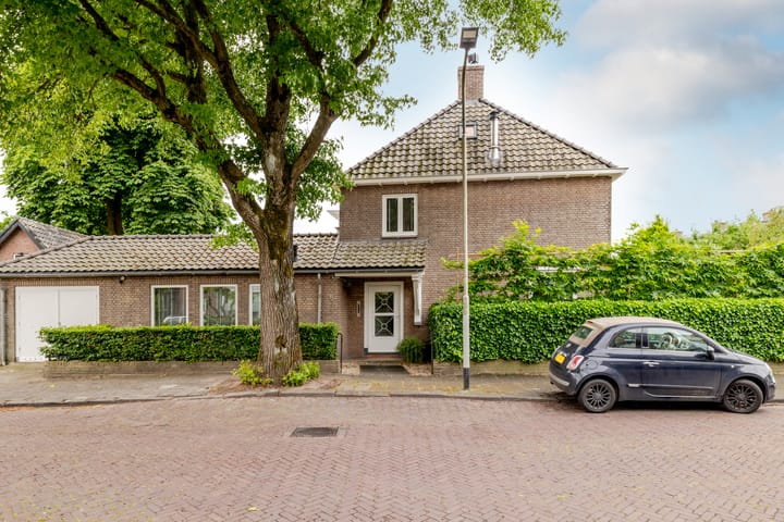 Burgemeester Serrarislaan 5 in Breda foto