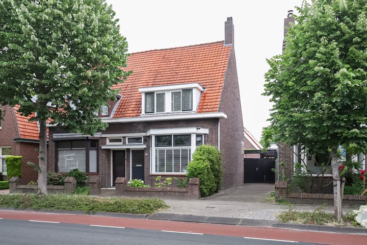 Burgemeester Smeelelaan 15 in Waalwijk foto