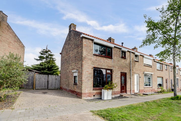 Burgemeester Stemerdinglaan 204 in Oost-Souburg foto