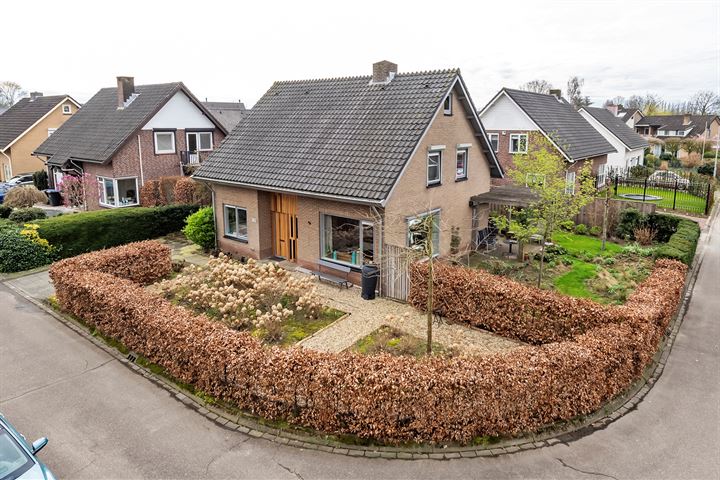 Burgemeester Stolklaan 39 in Tiel foto