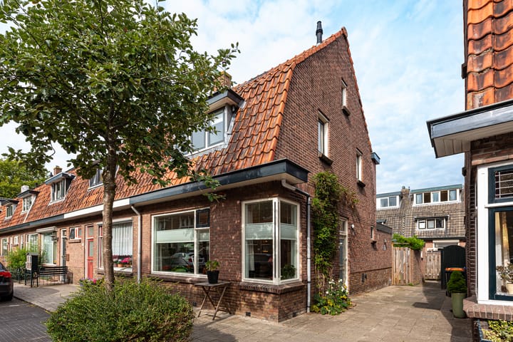 Burgemeester Strick van Linschotenstraat 38 in Maarssen foto