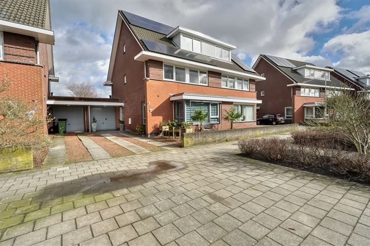 Burgemeester Swaanplantsoen 16 in Koudekerk aan den Rijn foto