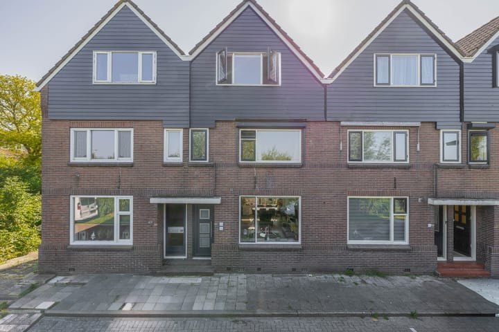 Burgemeester Trooststraat 117 in Waddinxveen foto