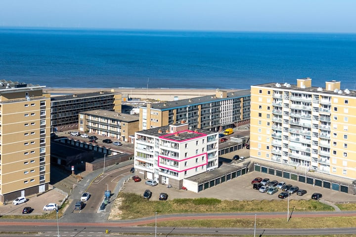 Burgemeester van Alphenstraat 59F-8 in Zandvoort foto