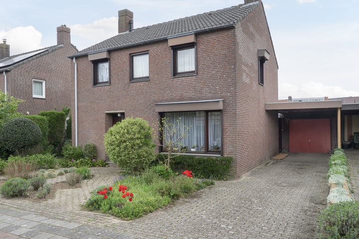Burgemeester van de Loostraat 12 in Berg en Terblijt