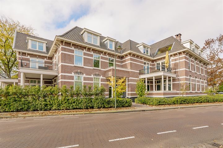 Burgemeester van Nispen van Sevenaerstraat 24 in Laren foto