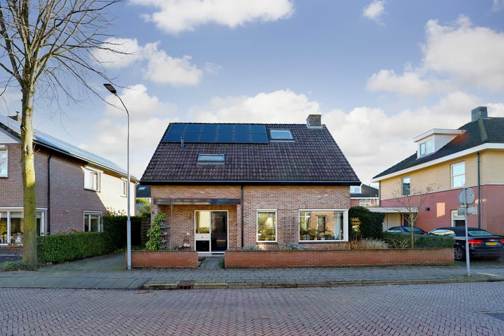 Burgemeester van Oordtstraat 15 in Ermelo foto