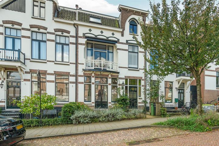 Burgemeester Weertsstraat 65 in Arnhem foto