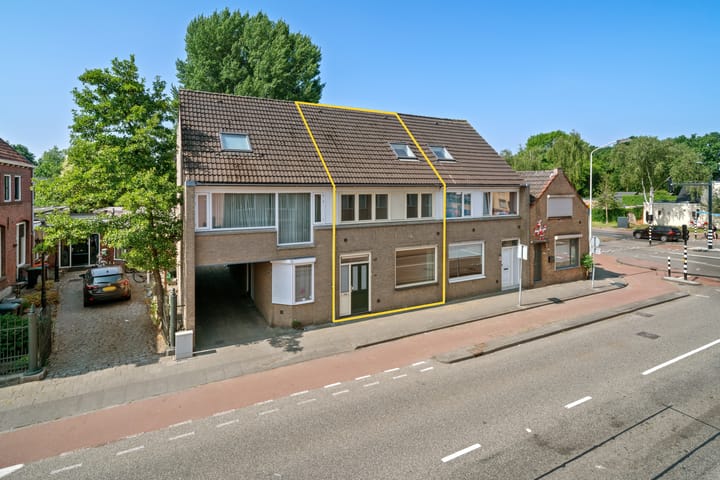 Burgerhoutsestraat 68a in Roosendaal foto