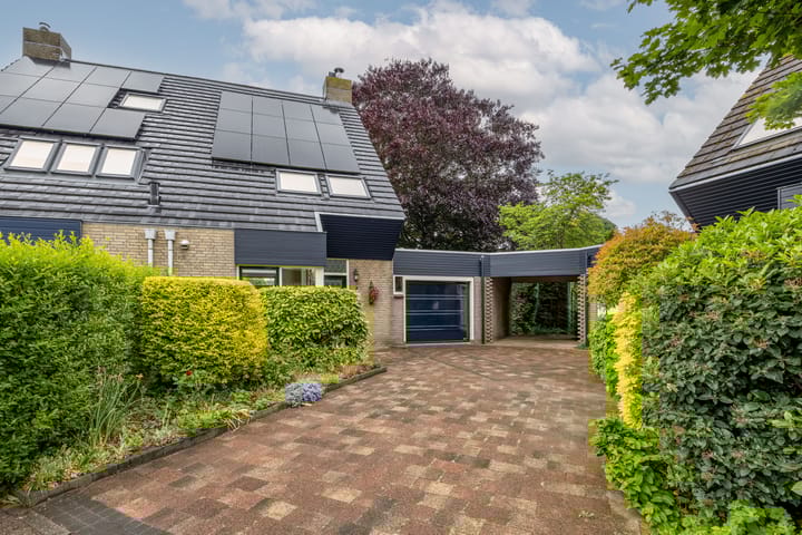 Burhille 11 in Oud-Beijerland foto