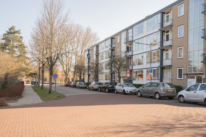 Burmanlaan 140 in Wassenaar foto