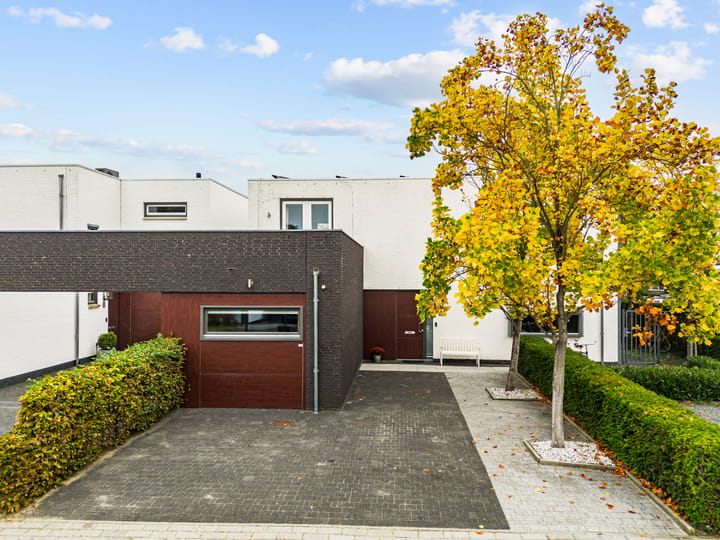 Burton Jostweg 21 in Roermond foto