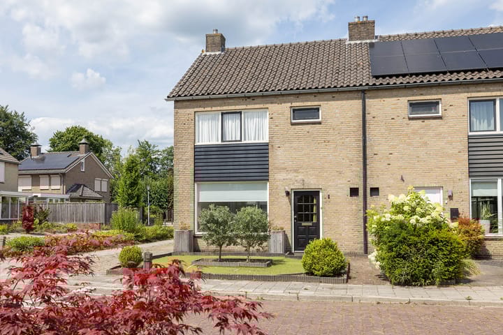 Bussemakerstraat 1 in Tubbergen foto