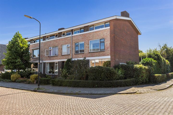 Buys Ballotstraat 19 in Apeldoorn foto
