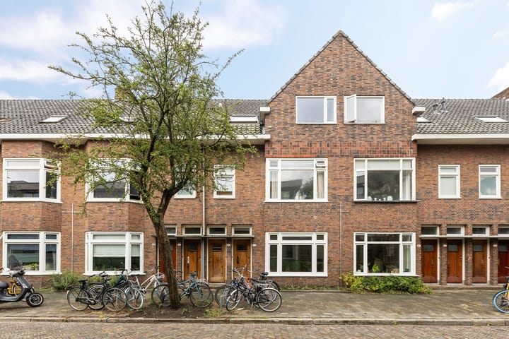 C.H. Petersstraat 21 in Groningen