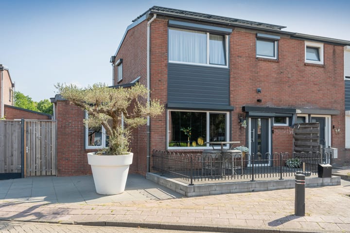 C. Ouwerkerkstraat 4 in Emmen foto