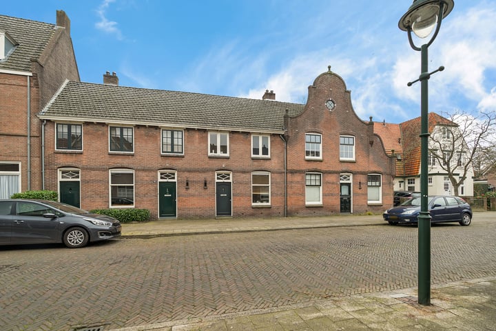 C.T. Storkstraat 45 in Hengelo foto