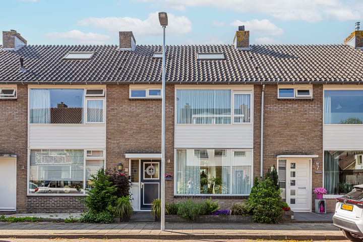 C. van Leeuwenstraat 5 in Woerden foto