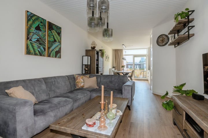 Caan van Necklaan 116 in Rijswijk foto