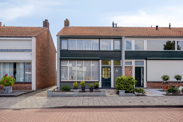 Calandstraat 24 in Axel foto