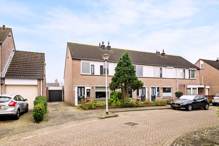 Calsstraat 102 in Helmond foto