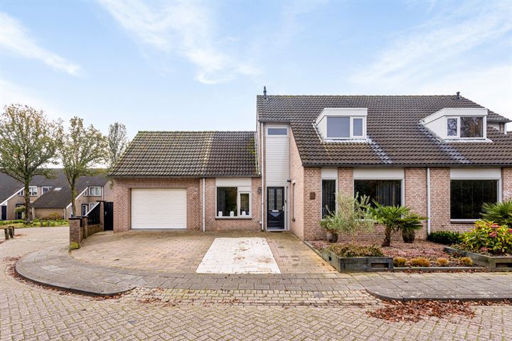 Calsstraat 118 in Helmond foto