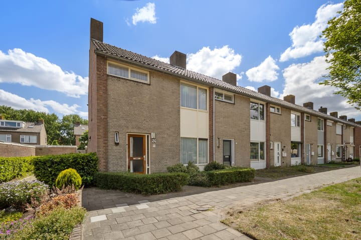 Camphuysenlaan 24 in Roosendaal foto