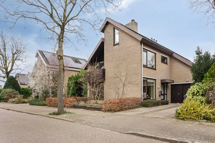 Canopuslaan 9 in Eindhoven foto
