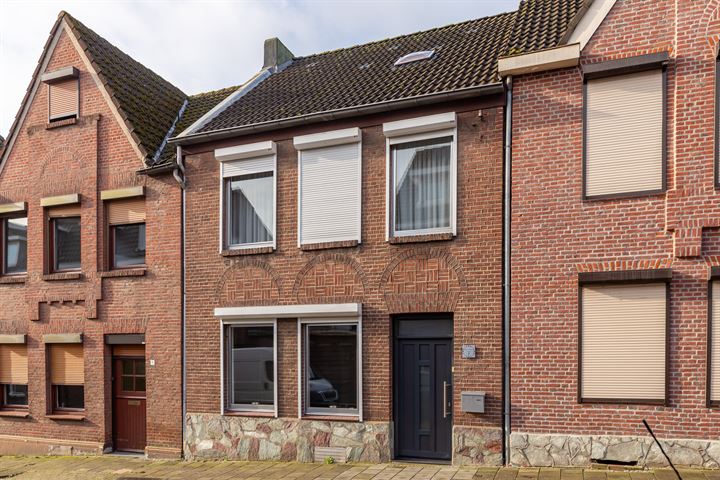 Carboonstraat 7 in Kerkrade foto