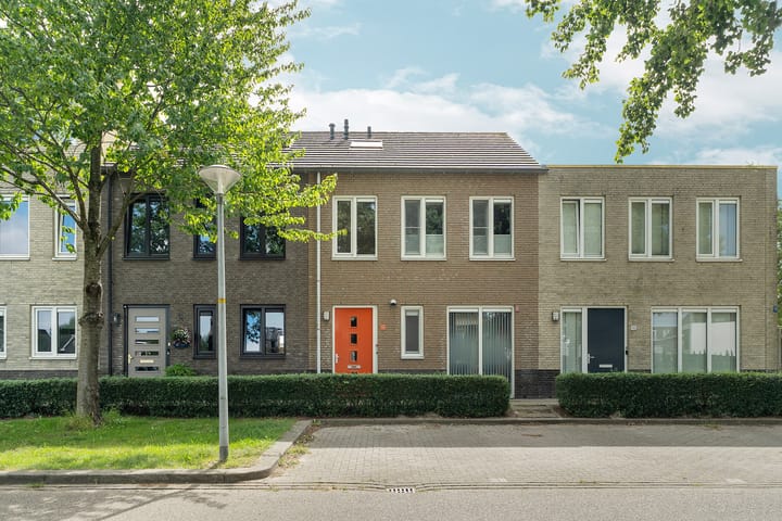 Carol Vogesgracht 11 in Almere