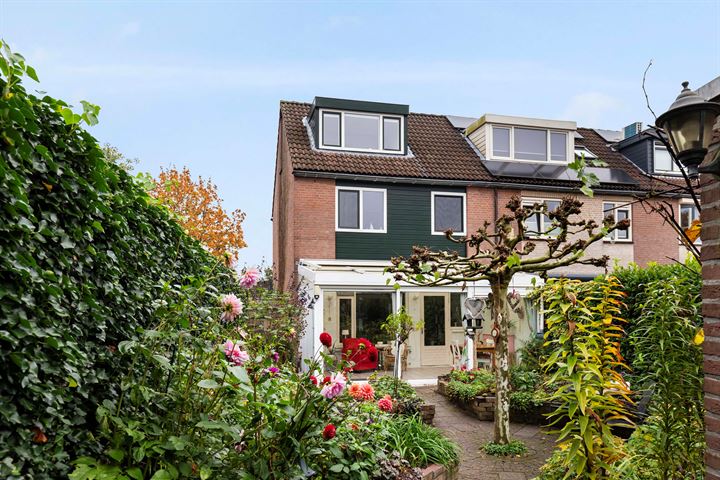 Carrouselweg 116 in Apeldoorn foto