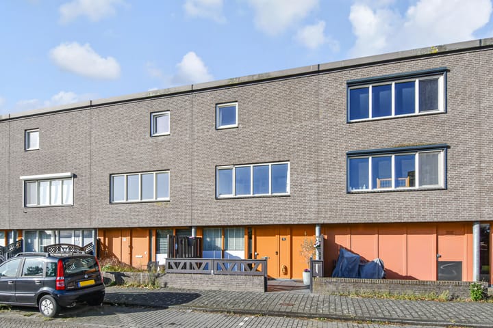 Carry van Bruggenhof 96 in 's-Gravenhage foto