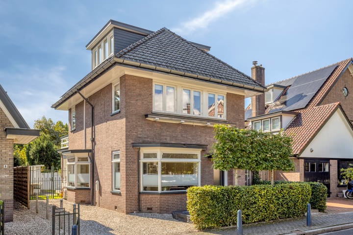 Catharina van Reesstraat 2 in Apeldoorn foto