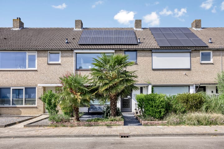 Celsiusstraat 32 in Terneuzen foto