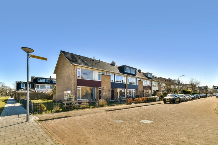 Cesar Franckstraat 1 in Castricum foto