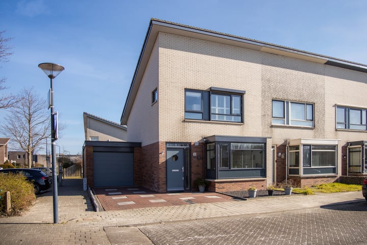 Cézannehof 1 in Hoorn foto